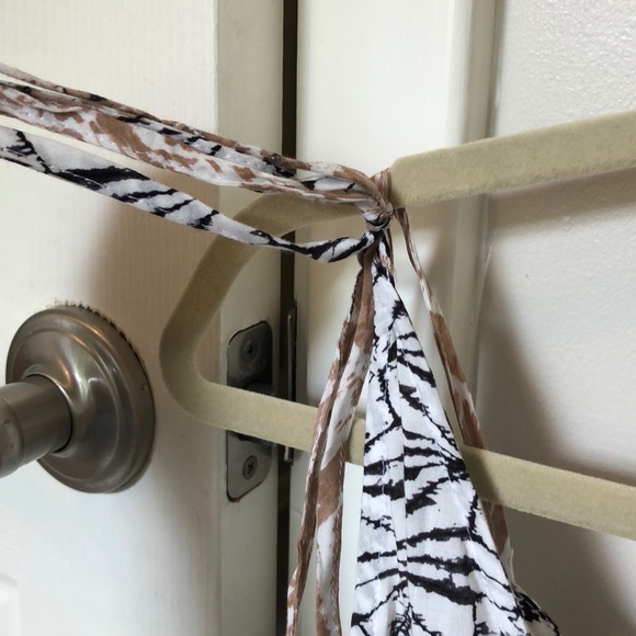 NEVER WORN Bcbgmaxazria Romper - Picture 2 of 5